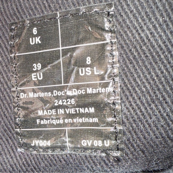 Dr. Martens women’s 8 Burgundy Boots - Picture 5 of 5